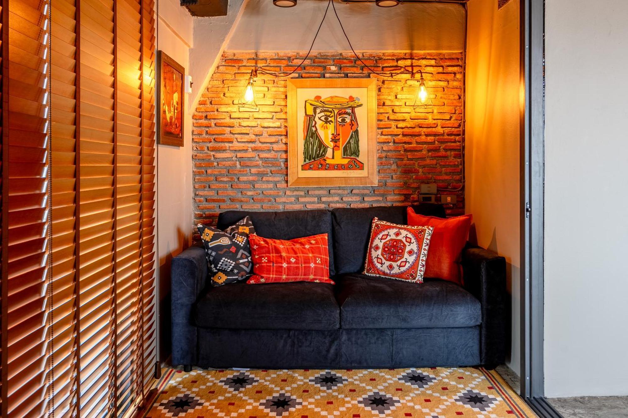 Apartment Peony Rustic Sukhumvit, Nana Bts Bangkok