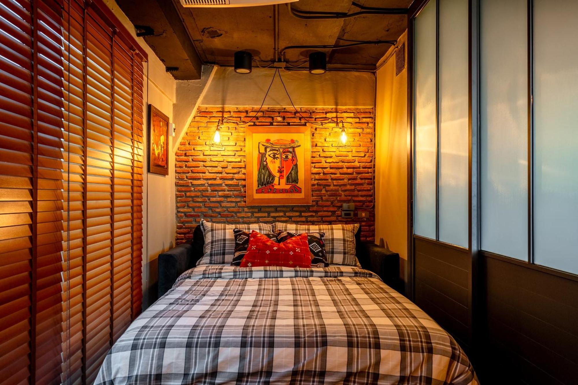 Peony Rustic Sukhumvit, Nana Bts Bangkok