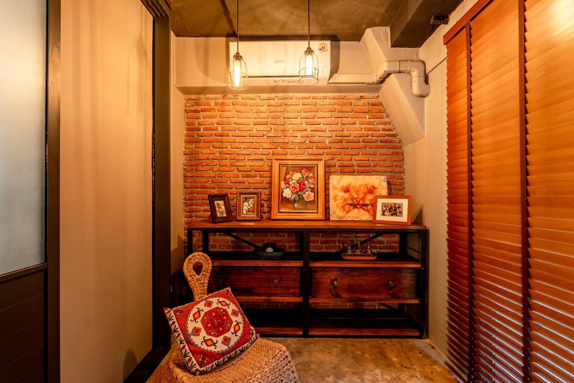Peony Rustic Sukhumvit, Nana Bts Apartment