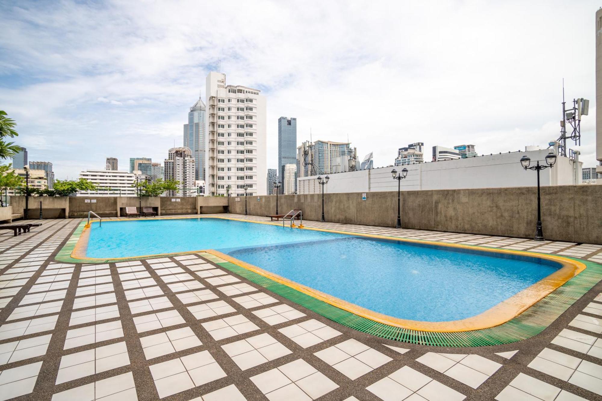 Peony Rustic Sukhumvit, Nana Bts