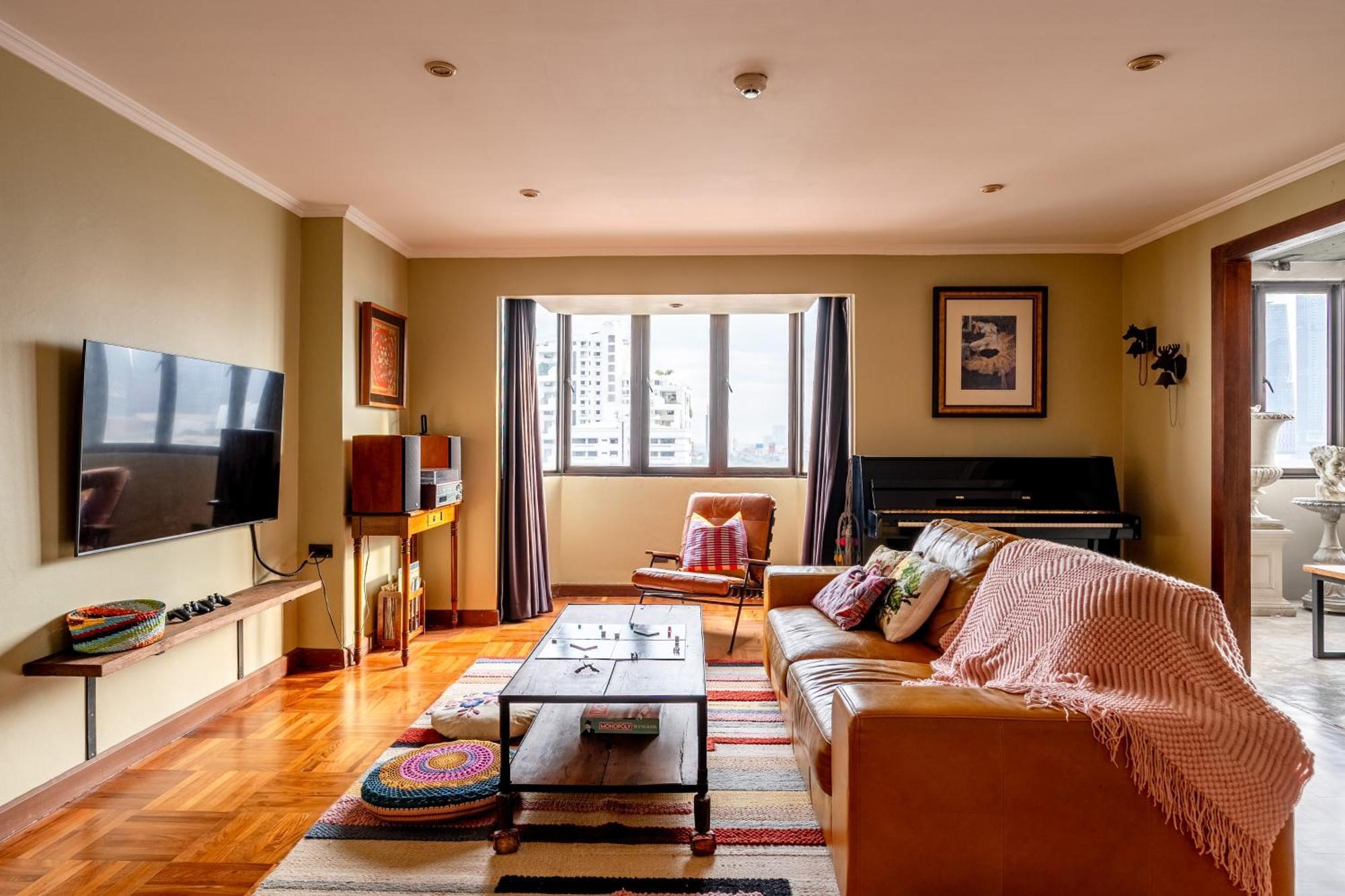 Peony Rustic Sukhumvit, Nana Bts Apartment